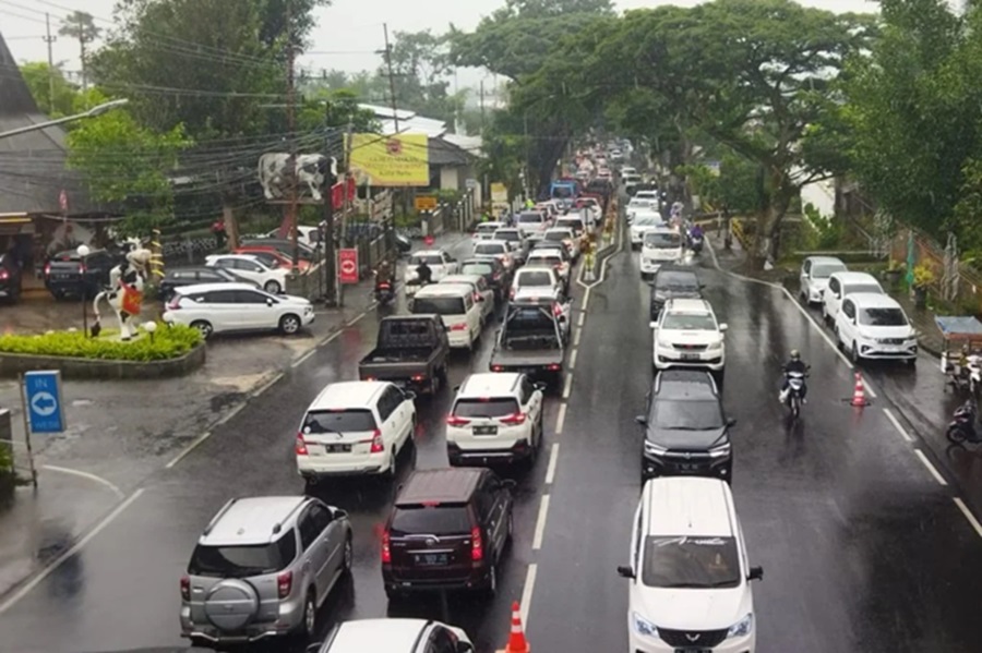 Antisipasi Kemacetan Libur Panjang di Kota Batu, Petugas Siaga di Titik Rawan