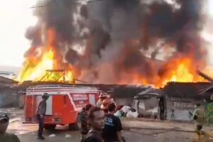 Kebakaran Hebat Landa Pasar Induk Cepu Blora, Api Mengamuk di Pagi Hari