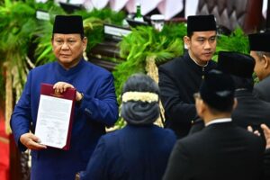 Tingkat Kepuasan 100 Hari Kinerja Prabowo Melampaui Jokowi Faktor Penyebab dan Analisis