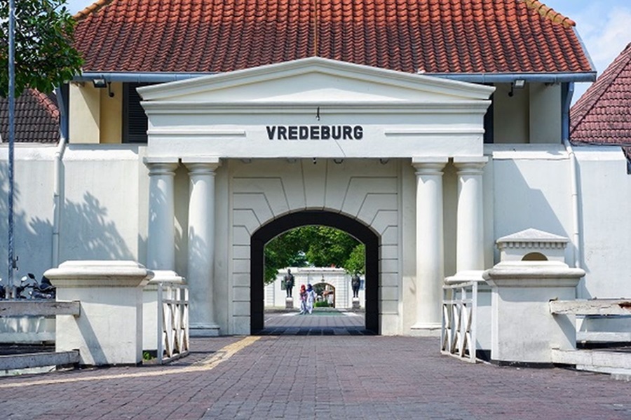 Transformasi Benteng Vredeburg Dari Markas Militer ke Pusat Kebudayaan Modern