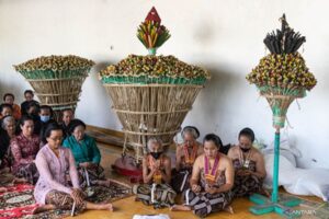 Upacara Tumplak Wajik Ritual Memulai Grebeg Keraton Yogyakarta