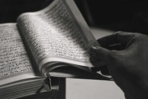 Bacaan Niat Puasa Ramadhan Sebulan Penuh Beserta Artinya, Simak Penjelasannya