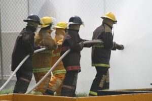 Kebakaran Tangki Kilang Pertamina Cilacap, Asap Hitam Membumbung Tinggi_ Ini Penjelasannya