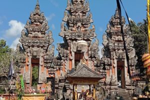 Sejarah Pura Mandara Giri Semeru Agung: Tempat Suci di Kaki Gunung Semeru