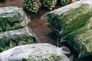 Banyuwangi Gencarkan Pengurangan Kantong Plastik di Pasar Takjil Ramadhan