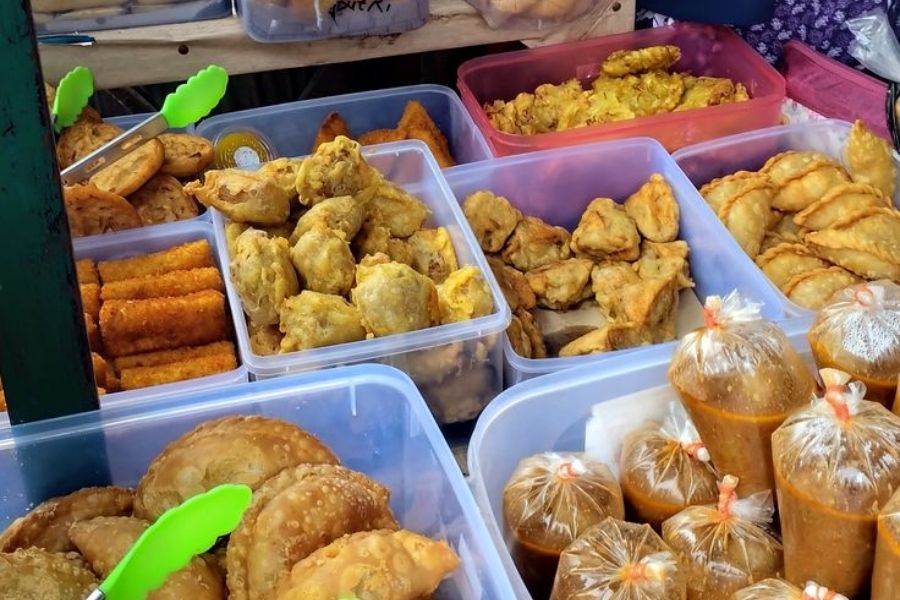 DPD PDI Perjuangan Jawa Timur Gelar Berbagi Takjil dan Kegiatan Keagamaan Selama Ramadan 1446 H