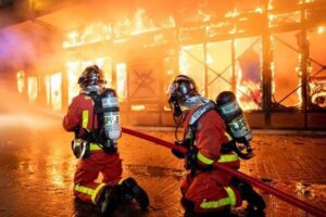 Kebakaran Hebat di Gudang Rongsok Bantul Api Berhasil Dipadamkan dalam 3 Jam