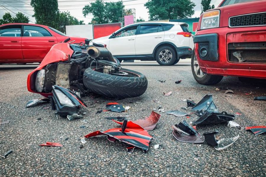Kecelakaan Maut di Jalan Soekarno Hatta Kendal, Pemotor Tewas Setelah Tabrak Truk