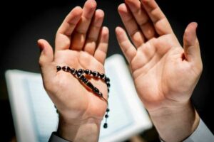 Keutamaan dan Tata Cara Salat Lailatul Qadar Panduan Lengkap