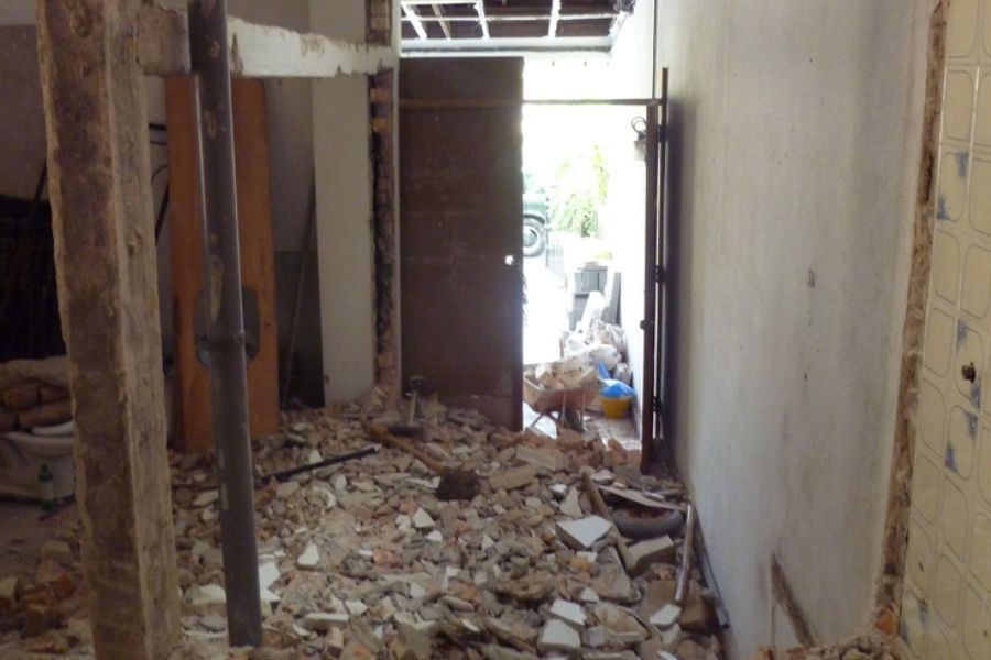 Kondisi Memprihatinkan! Atap SDN 2 Purwosari Kudus Ambruk, Kegiatan Belajar Terpaksa Dipindahkan