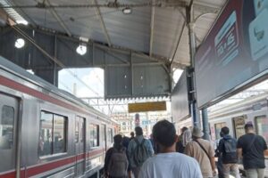 Lonjakan Penumpang di Stasiun Malang saat Arus Mudik Lebaran 2025