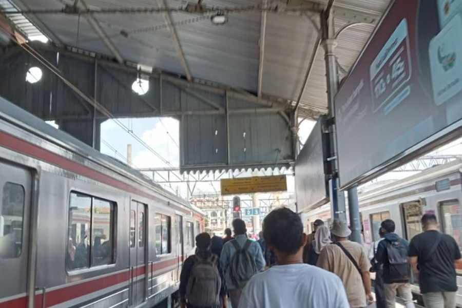 Lonjakan Penumpang di Stasiun Malang saat Arus Mudik Lebaran 2025
