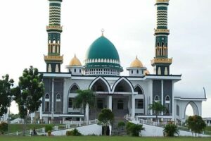 Masjid Al Akbar Surabaya Gelar Qiyamul Lail 10 Malam Terakhir Ramadan, Siapkan Fasilitas Lengkap untuk 40 Ribu Jemaah