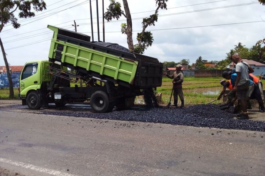 Menjelang Idul Fitri, PUPR Tulungagung Gencarkan Perbaikan Jalan Kabupaten