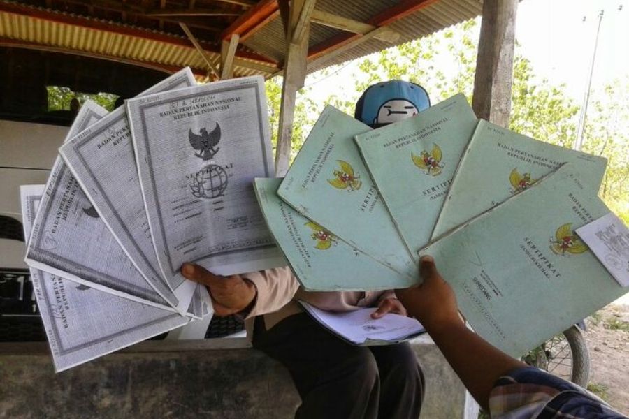 Menteri ATRBPN Bagikan 965 Sertifikat Tanah di Jawa Tengah, Tekankan Prinsip Keadilan