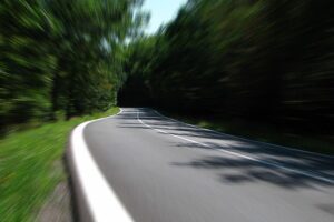 Misteri Lempar Uang di Jalan Krumput Antara Mitos Tolak Bala dan Tradisi Turun Temurun