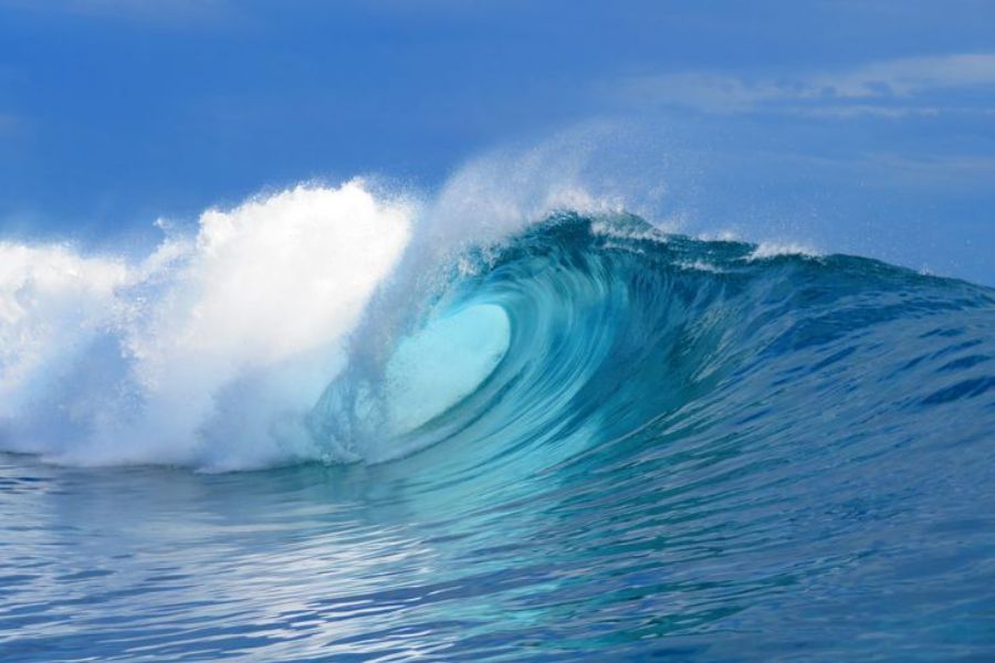 Peringatan Dini Gelombang Tinggi di Perairan Jawa Timur, Masyarakat Diminta Waspada