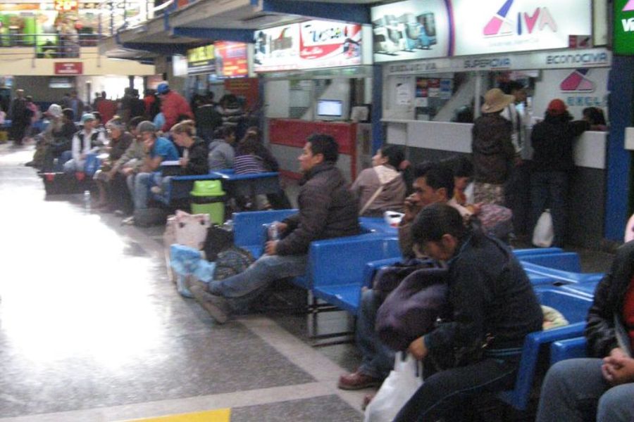 Puluhan Pemudik Gratis di Pelabuhan Jangkar Situbondo Terlantar Meski Kantongi Tiket Resmi