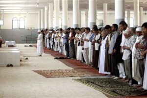 Puluhan Santri dan Warga Ponpes Al Khoiriyah Tulungagung Rayakan Lebaran Lebih Awal
