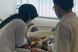 Puluhan Warga Mandingan Keracunan Usai Buka Puasa Bersama, Diduga Akibat Ayam Tak Segar