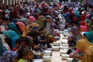 Wali Kota Kediri Vinanda Prameswati Gelar Buka Puasa Bersama Warga Kurang Mampu