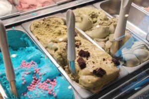 Es Krim Mengandung Alkohol di Surabaya Terbongkar BPOM Temukan Kadar Alkohol 3,35%, Stan Disegel Sementara