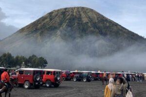 Gunung Bromo Masih Jadi Primadona Libur Lebaran 2025, Ribuan Wisatawan Padati Kawasan Wisata