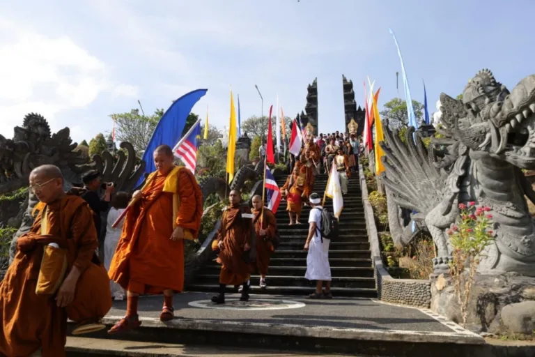 Bhikkhu Indonesia Walk for Peace 2026