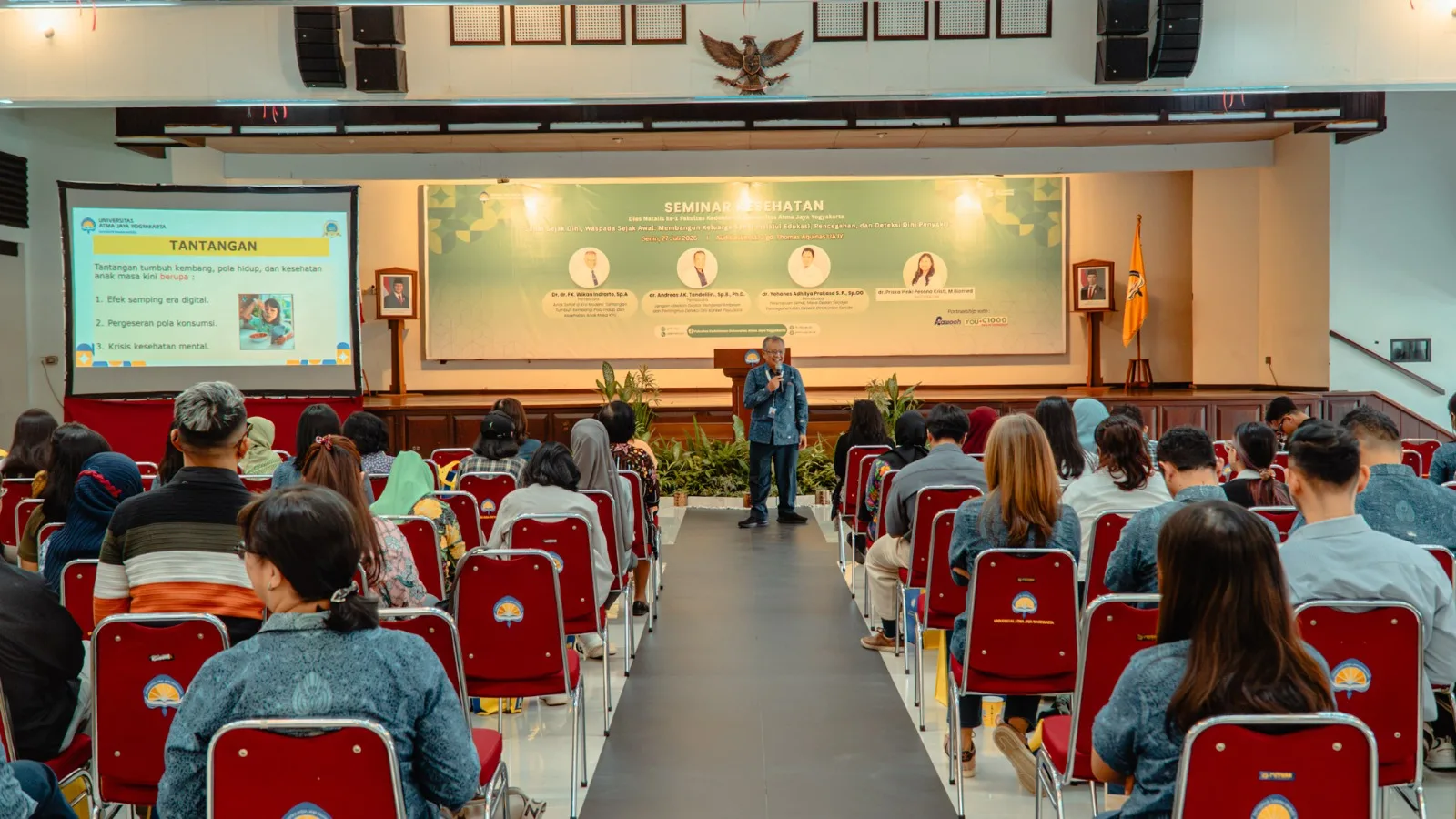 Seminar Dies Natalis ke-1 FK UAJY hadirkan tiga dokter spesialis: dr. Andreas AK. Tandelilin, Sp.B., Ph.D, dr. Yohanes Adhitya Prakasa, S.P., Sp.OG, dan Dr. dr. FX. Wikan Indrarto, Sp.A.