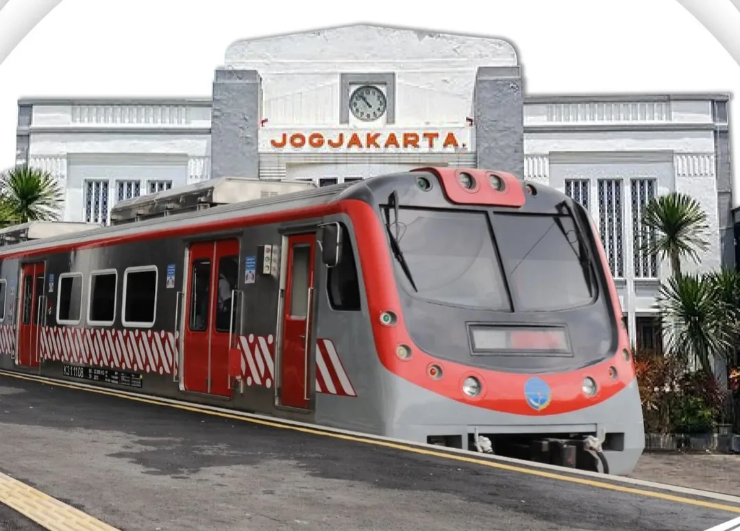 Foto : KRL berangkat dari Stasiun Tugu Yogyakarta menuju Stasiun Palur Solo. (Instagram.com/@commuterline)