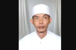 Mbah Riyan Kudus alumni LIPIA Jakarta. Simak profil, perjalanan hidup, karya-karya Ibnu Harjo Al Jawi, hingga MUI Award 2026.