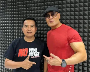 Cak Sholeh (kiri) bersama Deddy Corbuzier. (Foto: Facebook/Cak Sholeh)