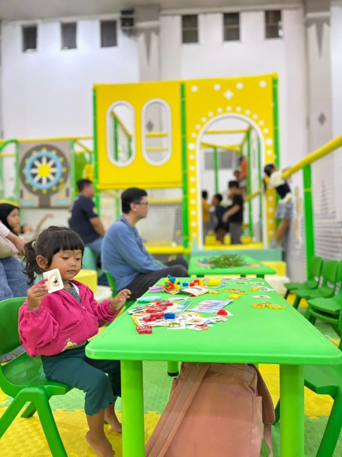 Pengunjung menikmati permainan edukatif di Panda Playhouse dalam event IMOBY di Jogja Expo Center 2026. (Foto: Tim KabarJawa)