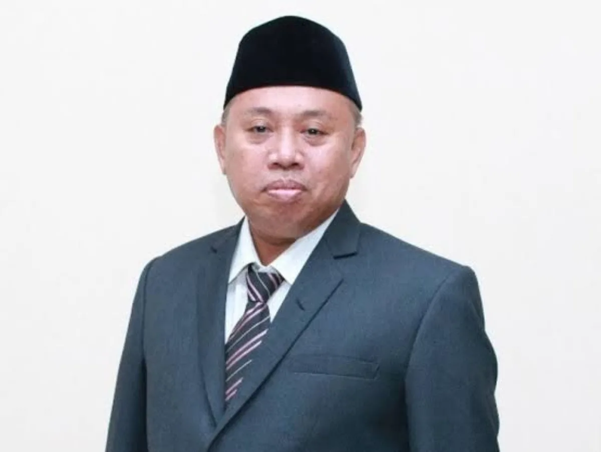 Estimasi gaji Akhmad Sodiq sebagai Rektor Unsoed dan kasus dugaan korupsi penerimaan mahasiswa yang diusut KPK.