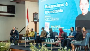 Mantan Menteri Perdagangan RI periode 2011–2014 Gita Wirjawan sekaligus host Endgame Podcast hadir di Masterclass & Roundtable Discussion yang digelar Universitas Atma Jaya Yogyakarta (UAJY), Kamis (13/8/2026).
