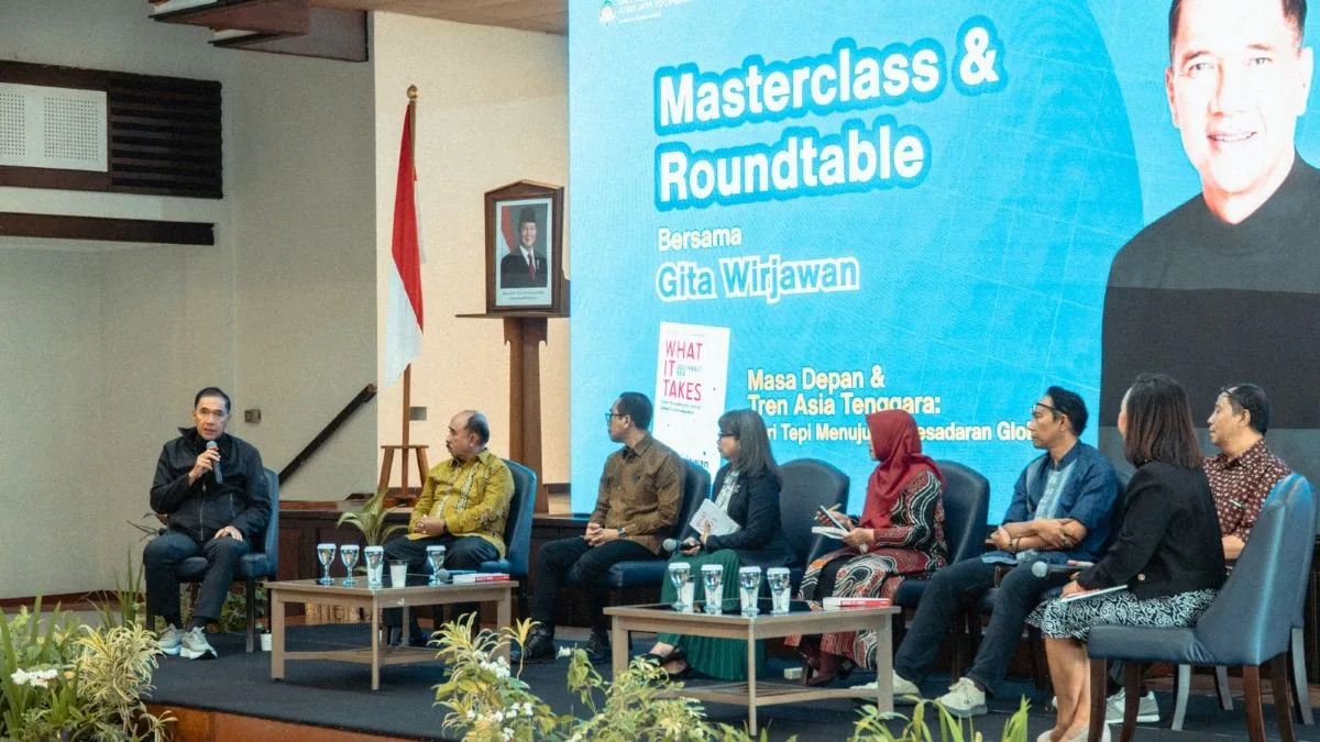 Mantan Menteri Perdagangan RI periode 2011–2014 Gita Wirjawan sekaligus host Endgame Podcast hadir di Masterclass & Roundtable Discussion yang digelar Universitas Atma Jaya Yogyakarta (UAJY), Kamis (13/8/2026).