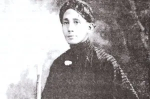 Mengenal Sosrokartono, kakak RA Kartini yang dikenal sebagai poliglot, wartawan internasional, dan penerjemah Liga Bangsa-Bangsa.