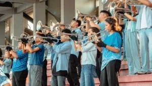Marching Band UAJY memeriahkan SiBakul Run Jogja 2026 dengan aksi musik dan visual, sekaligus mengasah bakat mahasiswa. (Foto: Humas UAJY)