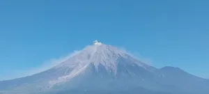 Semeru erupsi abu 1.000 m saat lerengnya dilanda karhutla 3.000 hektare. Intip ngerinya benturan ganda bencana api di Mahameru. (Foto Dok BPBD Lumajang)