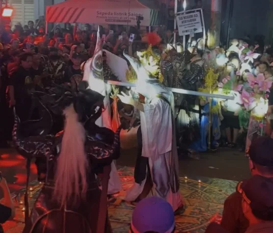 Kulon Night Carnival 2026 yang viral dikaitkan dengan riual satanisme,instagram: Pekalonganinfo. 