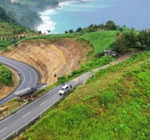 Road trip Tulungagung sehari bisa diisi wisata pantai, kuliner khas, hingga menikmati panorama perbukitan sebelum pulang.