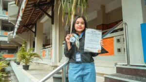 Mahasiswa FTI UAJY Fransisca Dorenti Ardena meraih 1st Runner Up ASEMO Future Challenge 2026 kategori Leadership di Malaysia.