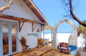 Segara by Inessya, salah satu cafe tepi pantai terbaik di Gunungkidul yang cocok buat menikmati sunset dan healing. (Foto GMaps/Dwi Wijayanti)